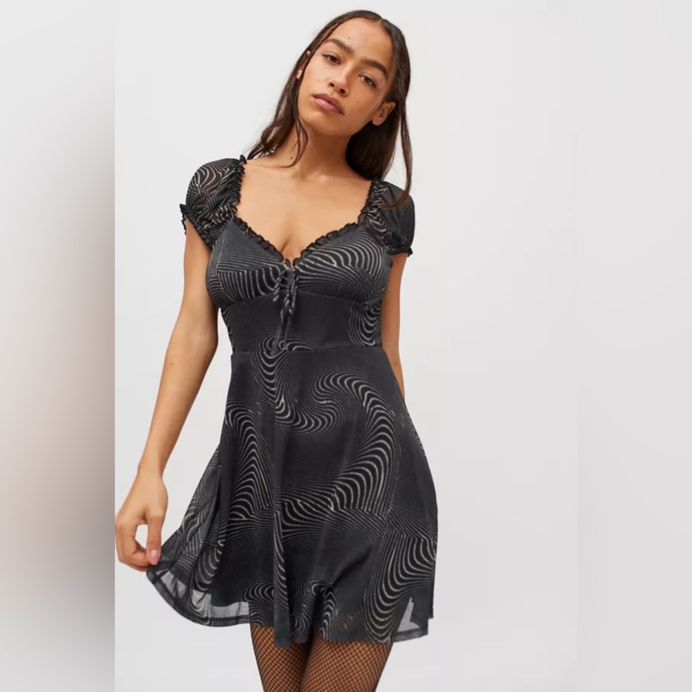 Urban Outfitters Black and White Swirl Top